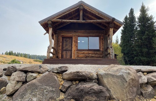 Virginia City Cabin | Trapper's Cabin on Firetower ranch