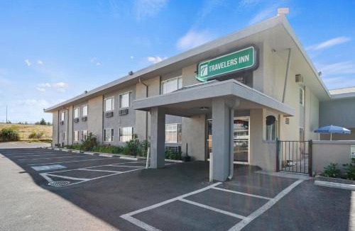 Medford Hotel | Travelers Inn Medford