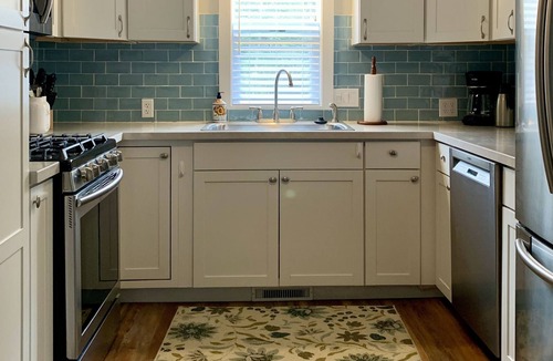 Suttons Bay Cottage | Travelers Retreat! Cozy cottage walkable to the beach and village adventures