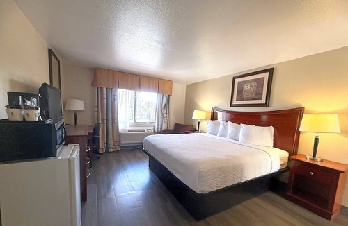Downtown Klamath Falls Hotel | Travelodge by Wyndham Klamath Falls