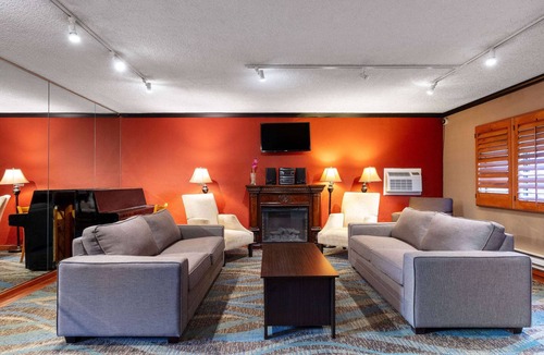 South Lake Union Hotel | Travelodge by Wyndham Seattle By The Space Needle