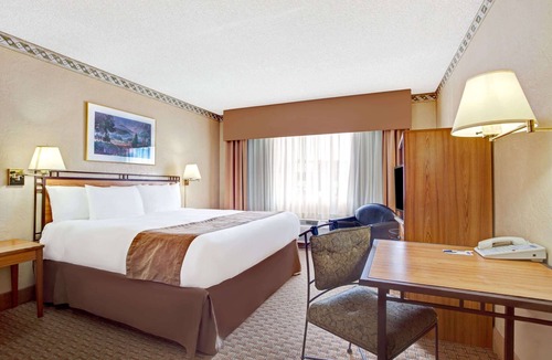 South Lake Union Hotel | Travelodge by Wyndham Seattle By The Space Needle