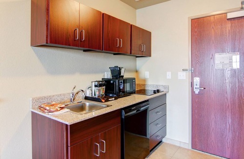 Steele Hotel | Travelodge by Wyndham Steele