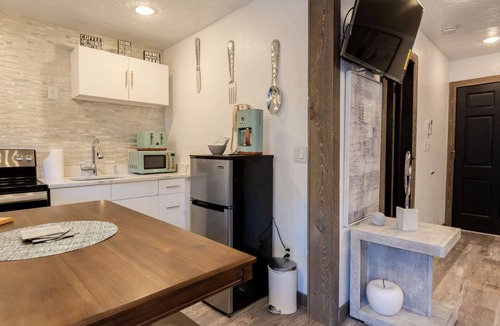 Downtown Park City Hotel | Treasure Mountain Inn - Junior Suite #34 - Cleaning fees included!