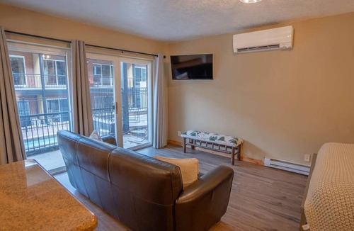 Downtown Park City Hotel | Treasure Mountain Inn - Junior Suite #33 - Cleaning fees included!