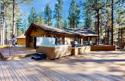 Black Butte Ranch House | Tree-lined home with private hot tub 7 pools 14 tennis courts golf gym AC