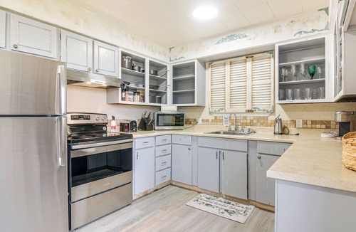 Tropic Cottage | Tropic Getaway Near Bryce Canyon National Park!