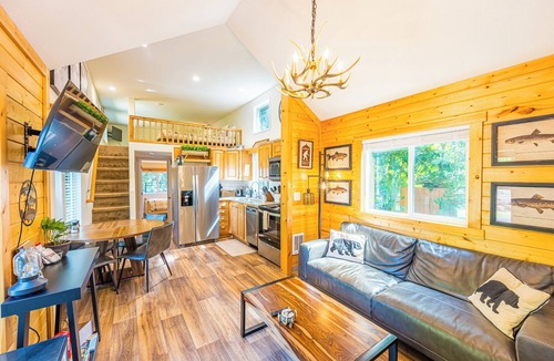 Beaver Cabin | Trout Corner: Forks, WA Tiny Home Base