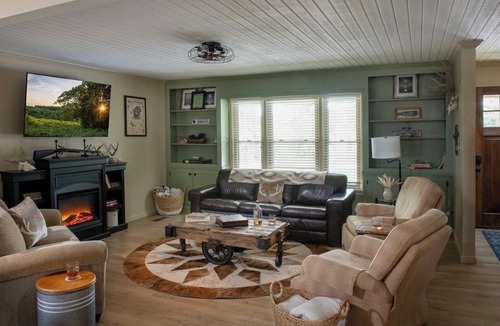 Russellville House | Turkey Path Ranch Homestead & Guest Cottage