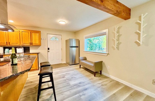 Paradise Estates House | Twilight Forest Retreat HotTub+Firepit+Wildlife Near Mt. Rainier Entrance