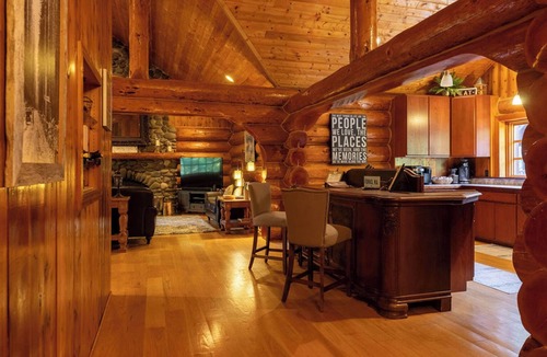 Beaver Cabin | Two Beautiful Log Cabins alongside the Sol Duc River!