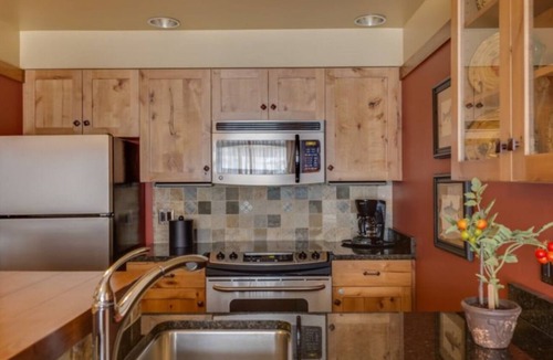 Victor Hotel | Two Bedroom Luxury Suite | Bronze Buffalo Ranch