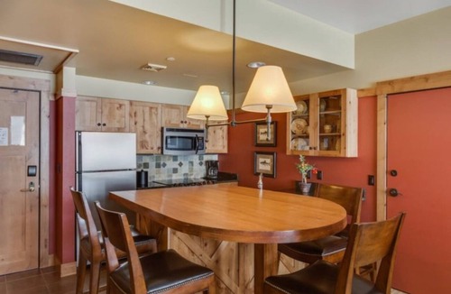 Victor Hotel | Two Bedroom Luxury Suite | Bronze Buffalo Ranch