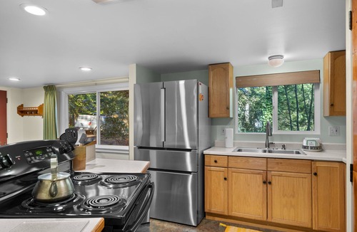 Brightwood Cabin | Two charming Creekside cabins: perfect for travelers needing extra privacy.