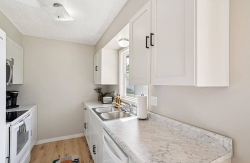 Greater South Side Apartment | Two Modern 3BR Homes | 6BR Total, Yard & Parking