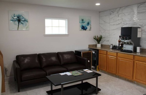 Ashland Hotel | Two Queen Bed Room, Scottish Inns Ashland, Right Off Interstate 5, Free Parking