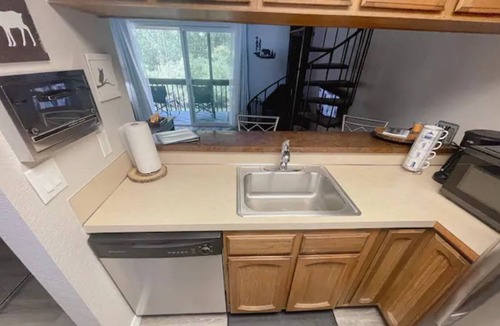Scottsburg Condo | Umpqua River getaway stay for months condo