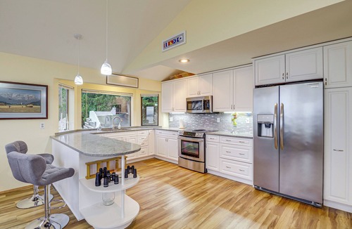 Freeland House | Uninterrupted Water Views! Whidbey Island Getaway
