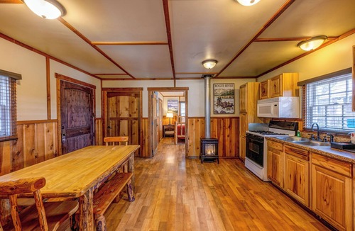 Prospect Cabin | Union Creek Resort