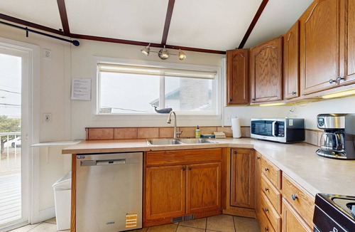 Gleneden Beach House | Unique and spacious home with private hot tub game room and great ocean views