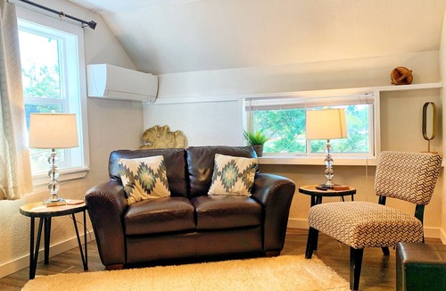 Puyallup Cottage | Unique Carriage House Unit near Fair and Stadium