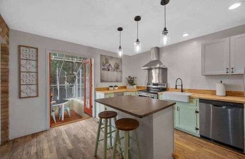 Orchard North House | Unique Home Perfect for Gathering. Pets welcome!
