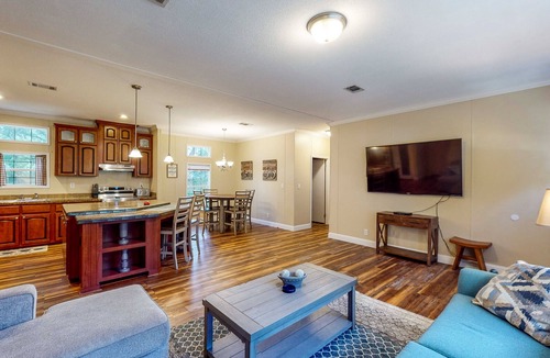 Williston House | Unwind in Williston: Ride and Dive Getaway
