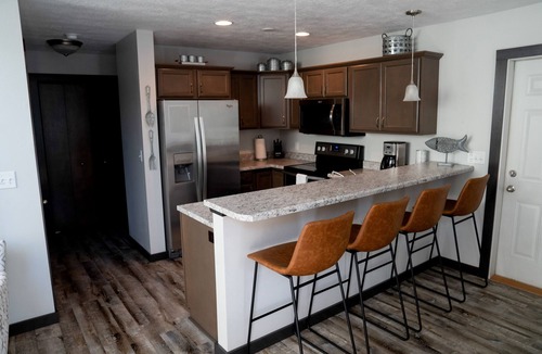 Arnolds Park House | Updated & beautiful family-friendly, getaway at Bridges Bay!