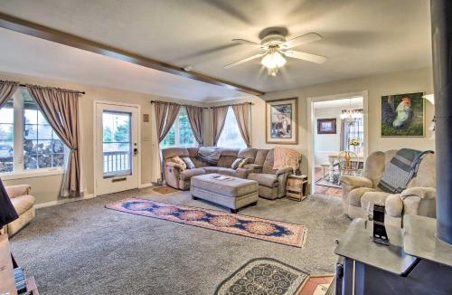 Coos Bay House | Updated Coos Bay Home ~ 2 Mi to Pacific Ocean