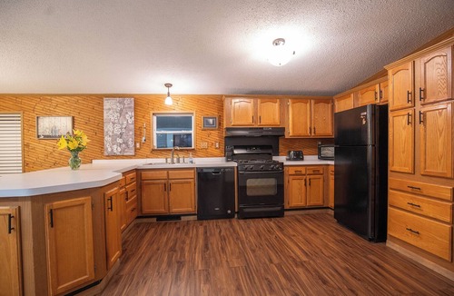 Flushing Township House | Updated family friendly home just outside of downtown.