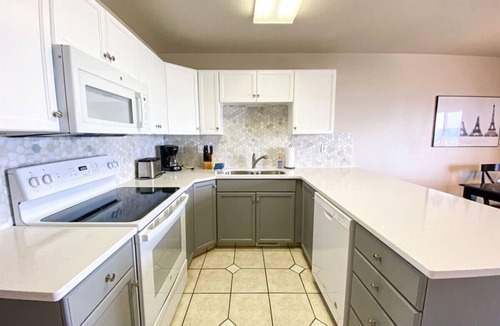 Harbor Village Condo | Updated Lake View Condo 941 #2 - Amazing Views
