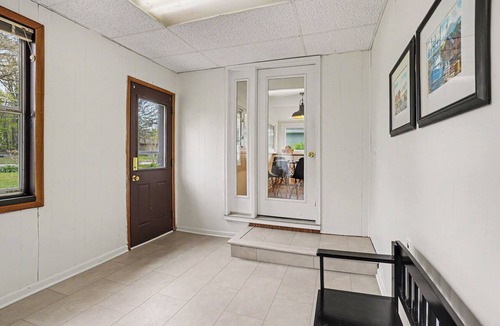 Scotts House | Updated Lakefront House-Sand Bottom-Private Dock-Kayaks&SUPs-Bonfires! Sleeps 10