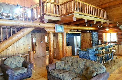 Tumtum House | UPDATED! Spokane River WATERFRONT, Boat launch, firepit, hot tub, privacy, views