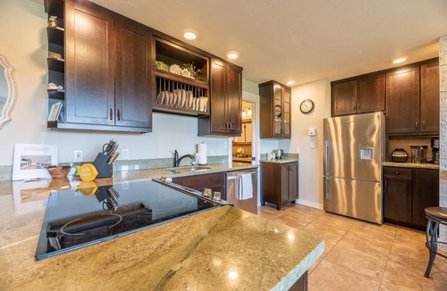 Bend Condo | Upgraded top floor condo with breathtaking views