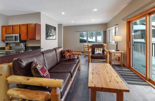 Iron Mountain Hotel | Upper Cedar Haus Retreat with Fireplace, Balcony & Mountain Views