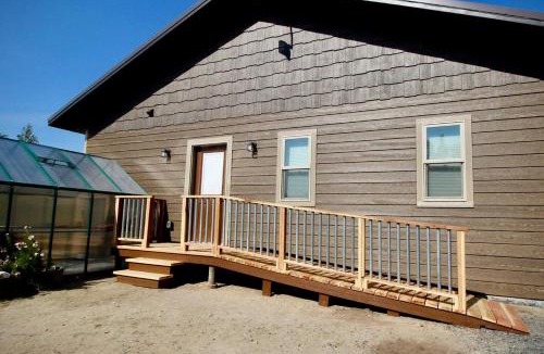 Whitehall House | Upper Level Ranch Accommodation for Glamping in Montana