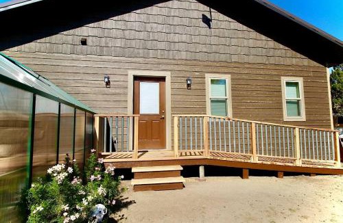 Whitehall House | Upper Level Ranch Accommodation for Glamping in Montana