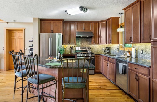 The Galena Territory Cabin | Upscale 5King Bed 5Bath w/Panoramic Views Pets Hot Tub Fire Pit Cinema Games