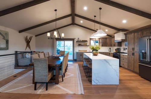 Victor House | Upscale Cabin Retreat 6-bedroom, Gourmet Kitchen, King Suites, Teton Vistas