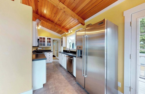 Depoe Bay House | Upscale house with ocean views entertainment and large deck beach nearby