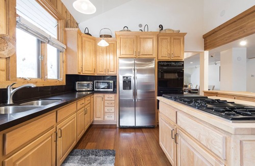 Ketchum House | Upscale Oasis in the Heart of Ketchum with Private Back Yard, Jacuzzi and Sauna