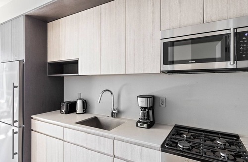 South Loop Apartment | Upscale South Loop 1BR w/Pool, Gym & Spa, nr Grant Park, by Blueground