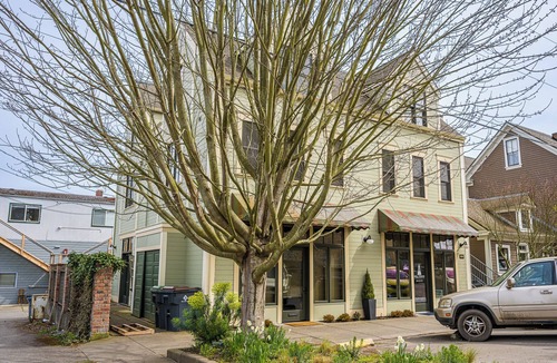 Port Townsend Condo | Uptown Loft: walk to everything! Monthly rental in the heart of Port Townsend