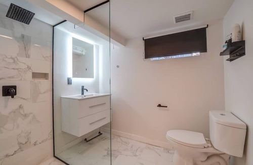 King Apartment | Urban Chic Apartment in the Alberta Arts District!