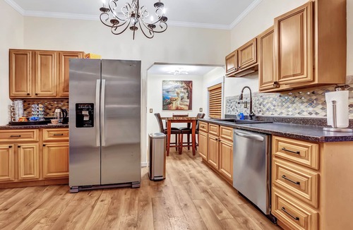 Logan House | 💎Urban Glam Gem💎 Rancher near Gonzaga w/GiG Internet