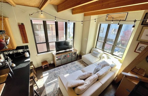 Green Lake House | Urban Green Lake Gem | Stadium Transit