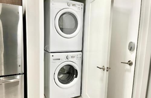 Downtown Des Moines Apartment | Urban Oasis Downtown Condo with Skywalk Access 2