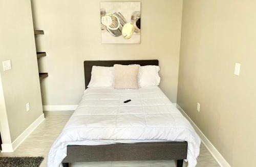 Downtown Des Moines Apartment | Urban Oasis Downtown Condo with Skywalk Access 2