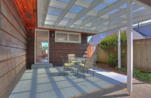 Laurelhurst House | UW Laurelhurst Charmer