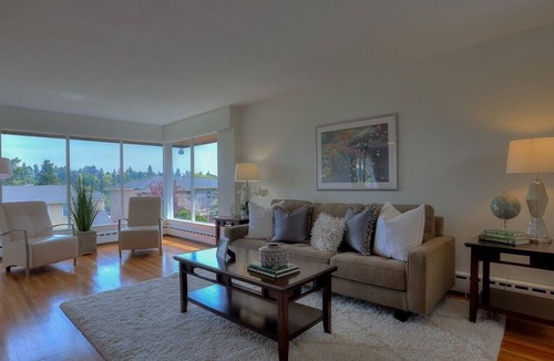 Laurelhurst House | UW Laurelhurst Charmer